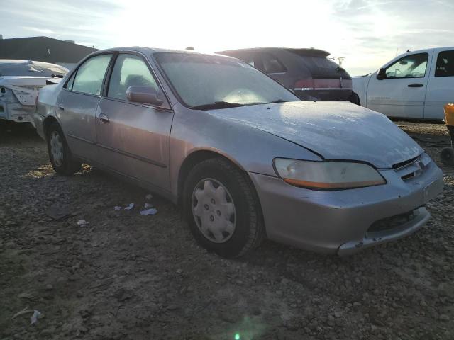 1HGCG5542WA236851 - 1998 HONDA ACCORD LX SILVER photo 4