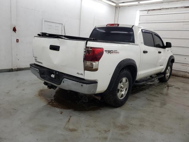 5TFDM5F11BX020724 - 2011 TOYOTA TUNDRA CREWMAX SR5 WHITE photo 3