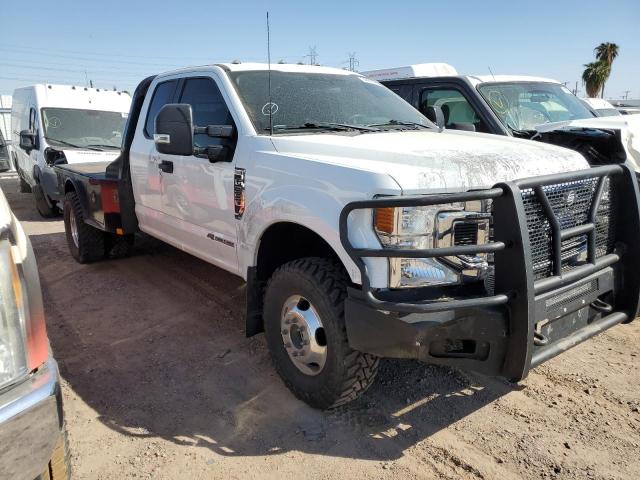 1FT8X3DT8NED58154 - 2022 FORD F350 SUPER DUTY WHITE photo 4