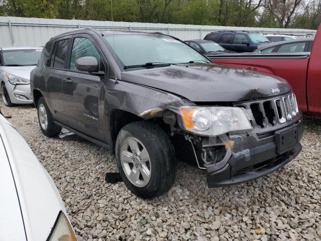 1C4NJCEA5GD735484 - 2016 JEEP COMPASS LATITUDE GRAY photo 4