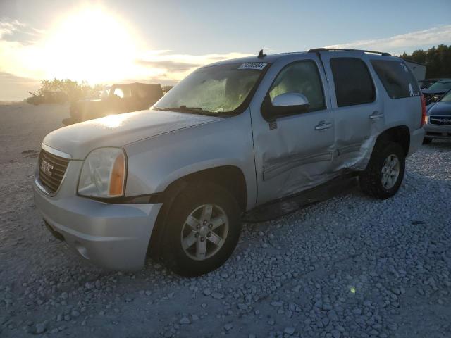 2013 GMC YUKON SLE, 