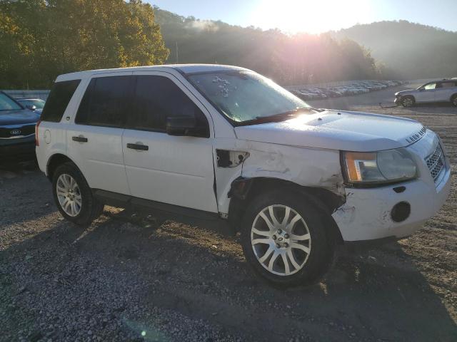 SALFP24N78H041139 - 2008 LAND ROVER LR2 SE WHITE photo 4