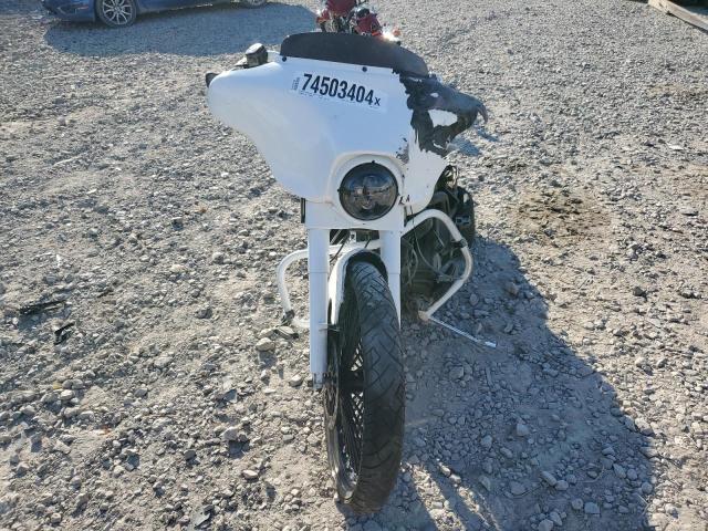 1HD1FCW162Y614476 - 2002 HARLEY-DAVIDSON FLHTCUI WHITE photo 2