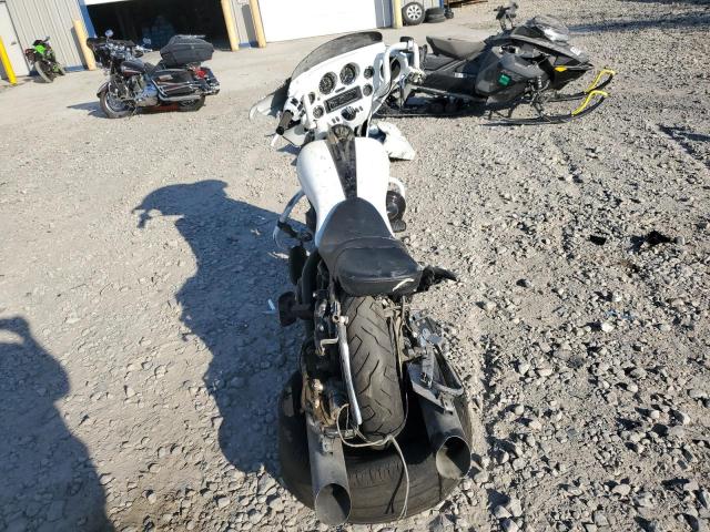 1HD1FCW162Y614476 - 2002 HARLEY-DAVIDSON FLHTCUI WHITE photo 4