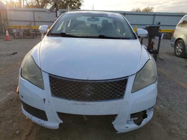 JS2RE9A19D6100059 - 2013 SUZUKI KIZASHI S WHITE photo 5