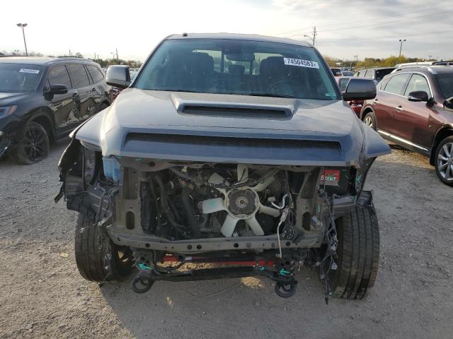 5TFUW5F13JX734072 - 2018 TOYOTA TUNDRA DOUBLE CAB SR/SR5 GRAY photo 5