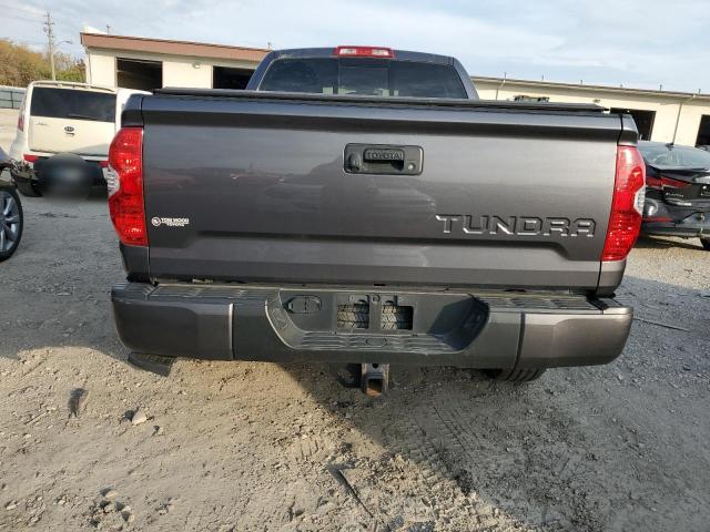 5TFUW5F13JX734072 - 2018 TOYOTA TUNDRA DOUBLE CAB SR/SR5 GRAY photo 6