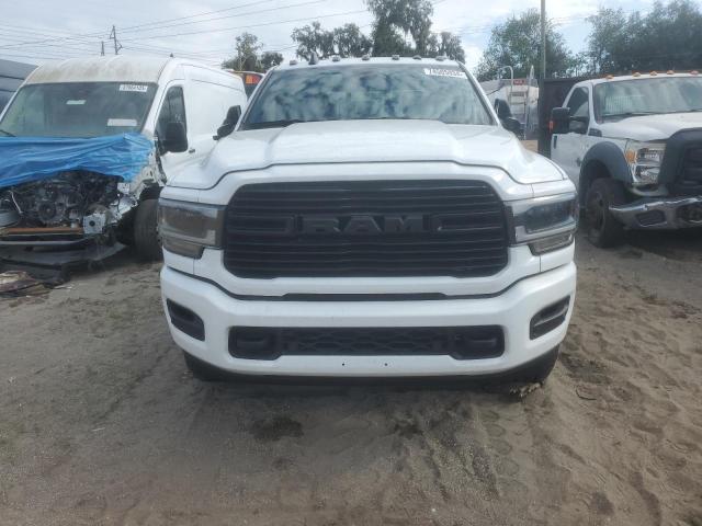 3C63R3JL3NG267947 - 2022 RAM 3500 LARAMIE WHITE photo 5