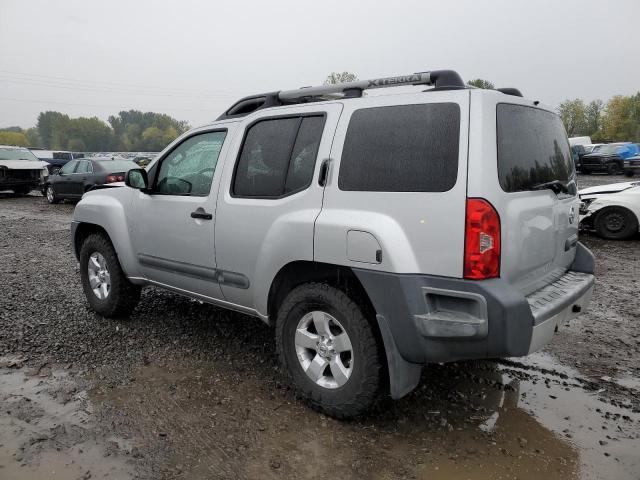 5N1AN0NW5DN811025 - 2013 NISSAN XTERRA X SILVER photo 2