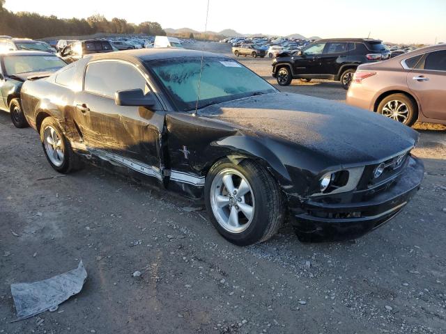 1ZVFT80N575203732 - 2007 FORD MUSTANG BLACK photo 4