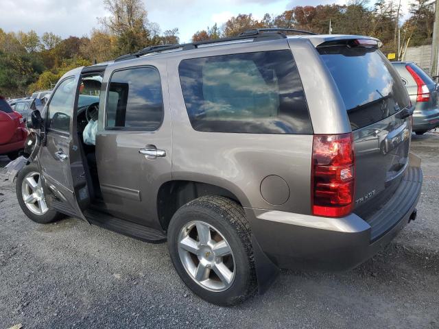 1GNSKAE06BR283334 - 2011 CHEVROLET TAHOE K1500 LS GRAY photo 2