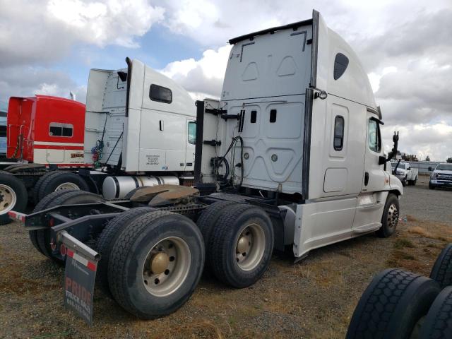 3AKJGLDR9HSHG7457 - 2017 FREIGHTLINER CASCADIA 1 WHITE photo 4