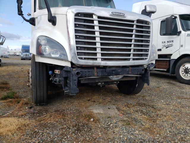 3AKJGLDR9HSHG7457 - 2017 FREIGHTLINER CASCADIA 1 WHITE photo 9