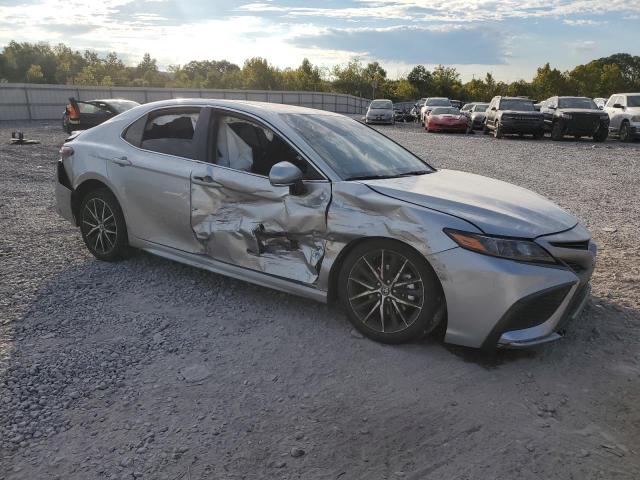 4T1G11AK0RU917216 - 2024 TOYOTA CAMRY SE NIGHT SHADE SILVER photo 4