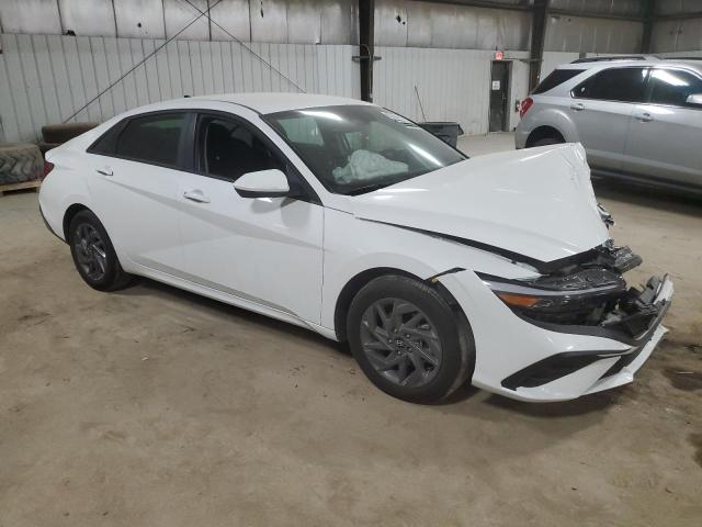 KMHLM4DG2RU752168 - 2024 HYUNDAI ELANTRA SEL WHITE photo 4