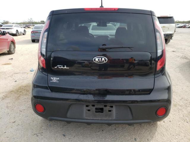 KNDJN2A21J7590770 - 2018 KIA SOUL BLACK photo 6