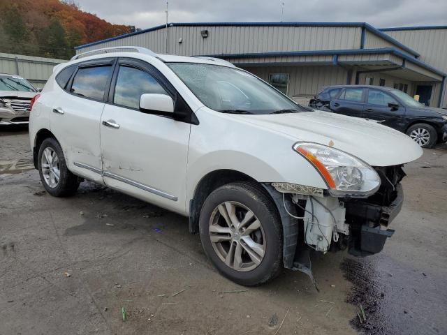 JN8AS5MV4CW414034 - 2012 NISSAN ROGUE S WHITE photo 4