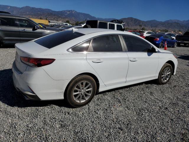 5NPE24AF9JH605780 - 2018 HYUNDAI SONATA SE WHITE photo 3