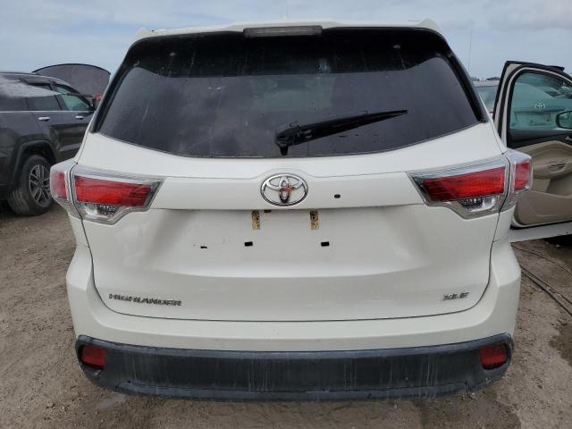 5TDKKRFH0GS137225 - 2016 TOYOTA HIGHLANDER XLE WHITE photo 6