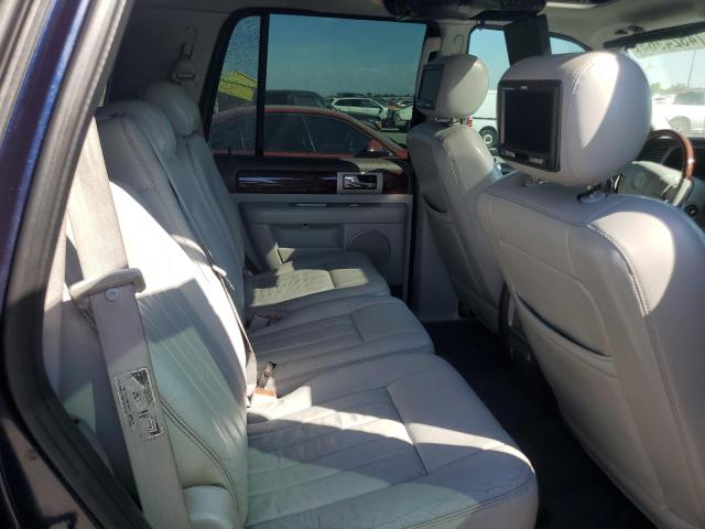 5LMFU27R34LJ00573 - 2004 LINCOLN NAVIGATOR BLUE photo 11