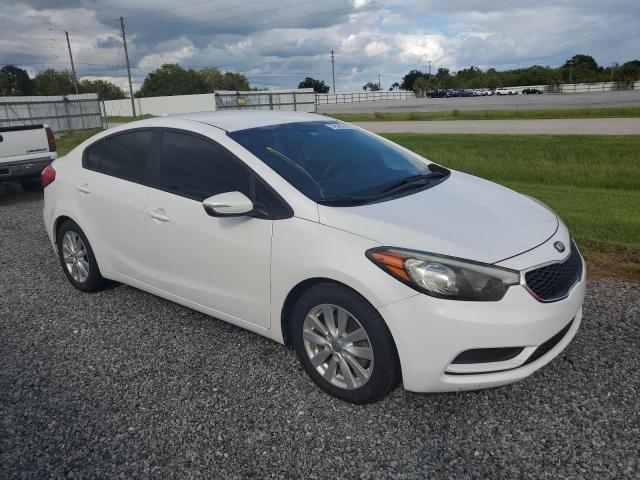 KNAFX4A68E5124394 - 2014 KIA FORTE LX WHITE photo 4