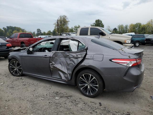 4T1G11AK6LU923643 - 2020 TOYOTA CAMRY SE GRAY photo 2