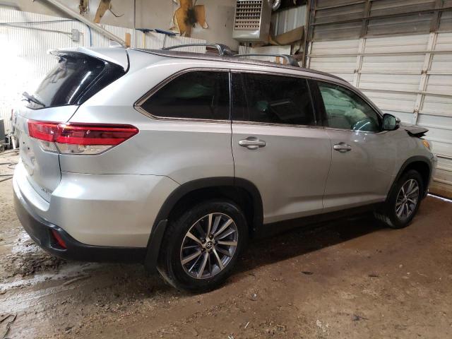 5TDJZRFH4KS712197 - 2019 TOYOTA HIGHLANDER SE SILVER photo 3