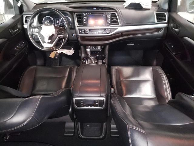 5TDJZRFH4KS712197 - 2019 TOYOTA HIGHLANDER SE SILVER photo 8