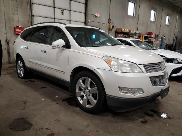 1GNKRLED2BJ114632 - 2011 CHEVROLET TRAVERSE LTZ WHITE photo 4