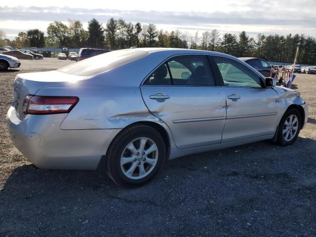 4T1BF3EK8BU135639 - 2011 TOYOTA CAMRY BASE SILVER photo 3