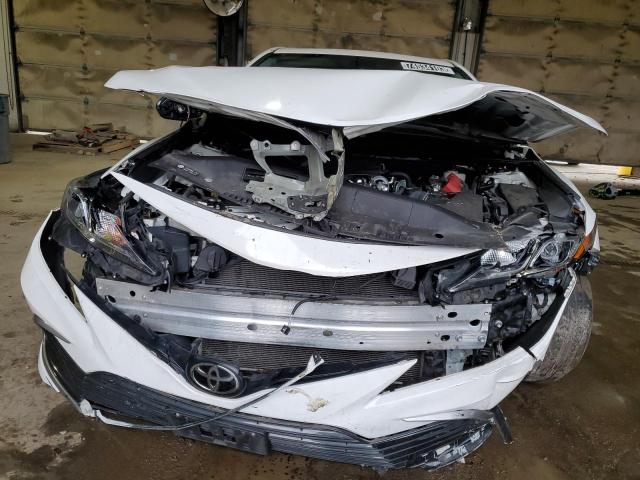 4T1R11BK2MU024934 - 2021 TOYOTA CAMRY LE WHITE photo 5