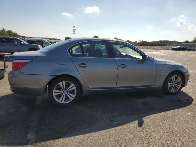 WBANV1C59AC158760 - 2010 BMW 5 SERIES XI SILVER photo 3