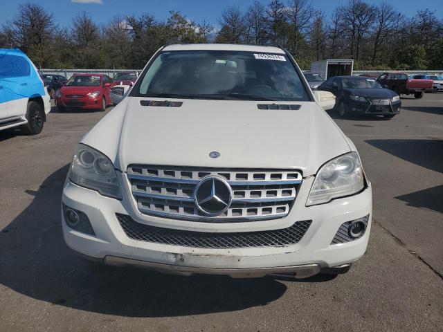4JGBB8GB8AA603682 - 2010 MERCEDES-BENZ ML 350 4MATIC WHITE photo 5