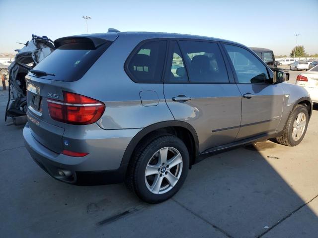 5UXZW0C54BL655789 - 2011 BMW X5 XDRIVE35D GRAY photo 3