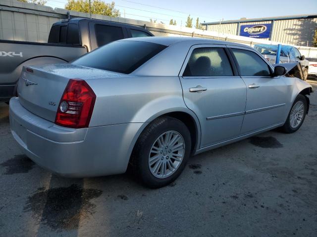 2C3KA43D89H529270 - 2009 CHRYSLER 300 LX SILVER photo 3