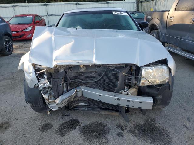 2C3KA43D89H529270 - 2009 CHRYSLER 300 LX SILVER photo 5