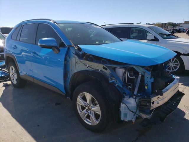 2T3W1RFV5MW131599 - 2021 TOYOTA RAV4 XLE BLUE photo 4