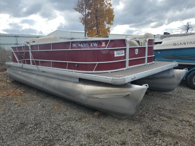 GDY35662E616 - 2016 SWEE PONTOON RED photo 1