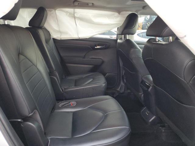 5TDGZRAH6LS002222 - 2020 TOYOTA HIGHLANDER XLE SILVER photo 11