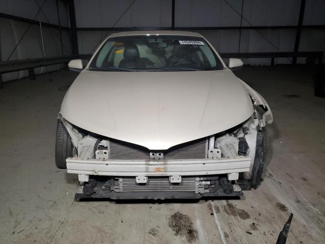 3LN6L2LU6FR622408 - 2015 LINCOLN MKZ HYBRID WHITE photo 5