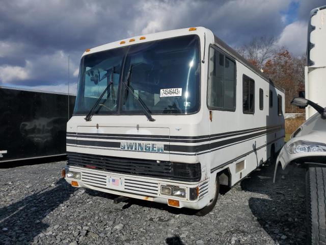 1GBKP37N6N3302524 - 1992 CHEVROLET P30 WHITE photo 2