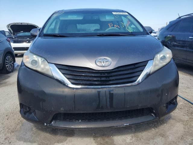 5TDKK3DC6ES411156 - 2014 TOYOTA SIENNA LE GRAY photo 5