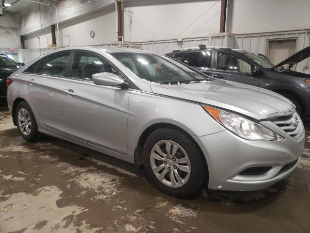 5NPEB4AC6DH521894 - 2013 HYUNDAI SONATA GLS SILVER photo 4