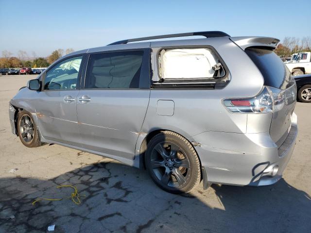 5TDXK3DC7FS590914 - 2015 TOYOTA SIENNA SPORT SILVER photo 2