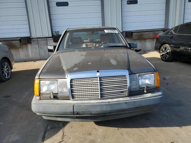 WDBEA30D5GA131127 - 1986 MERCEDES-BENZ 300 E GRAY photo 5