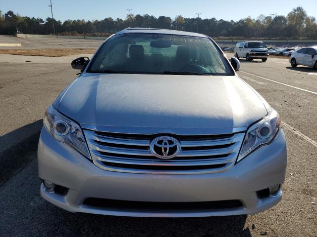 4T1BK3DB8BU423142 - 2011 TOYOTA AVALON BASE 银色 照片 5