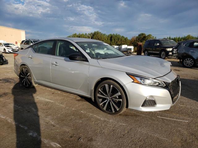 1N4BL4CV0LC276587 - 2020 NISSAN ALTIMA SR SILVER photo 4