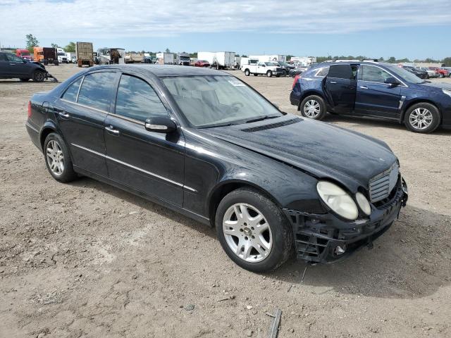 WDBUF65J75A671556 - 2005 MERCEDES-BENZ E-320 320 BLACK photo 4