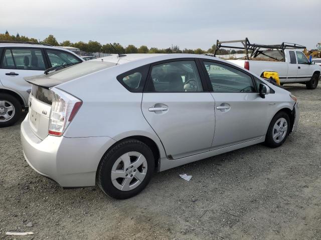 JTDKN3DU5B0290621 - 2011 TOYOTA PRIUS SILVER photo 3