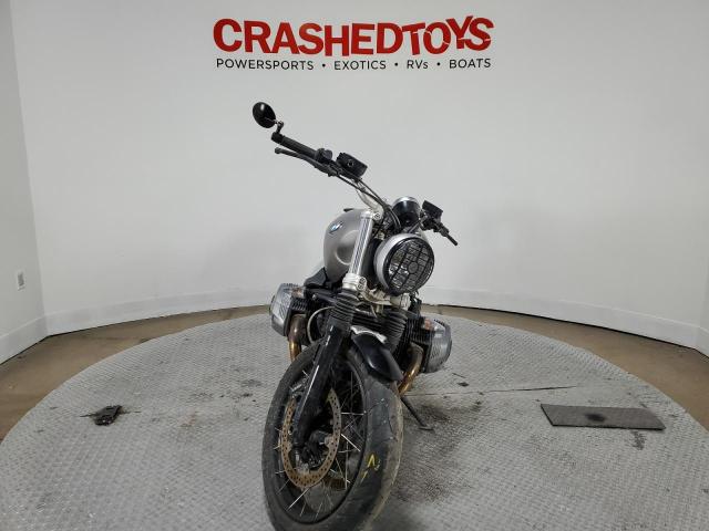 WB10J3306JZ794510 - 2018 BMW R NINE T SCRAMBLER GRAY photo 2